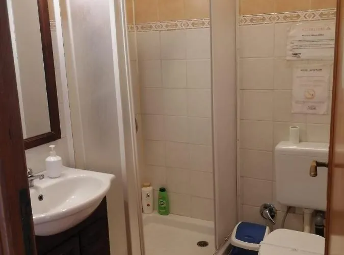 Nocleg ze śniadaniem Villa De' Pini *